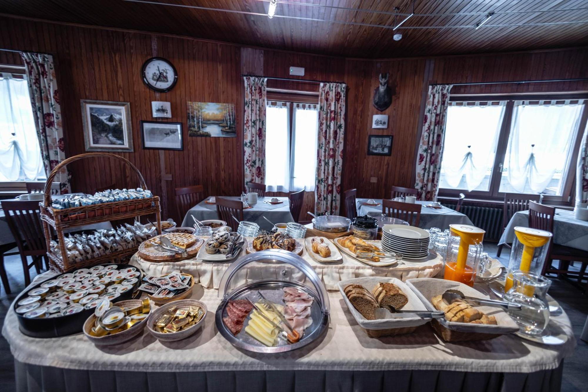 Hotel Le Campagnol Чамполук Екстериор снимка