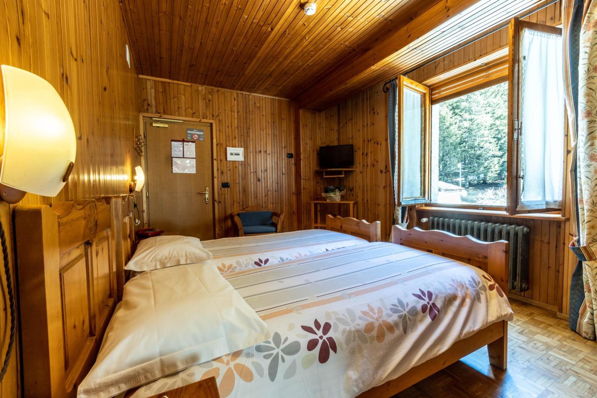 Hotel Le Campagnol Чамполук Екстериор снимка